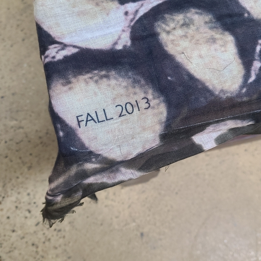 Yigal Azrouel Fall 2013 Scarf - Picture 11 of 11
